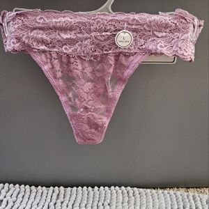 1 NWT IJAK Elegant Lace Women's Intimate thong in Purple size large